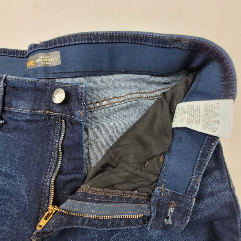 Lee Jeans Women's 10 Blue Dark Wash Regular Fit Straight Leg Flex Motion - Picture 12 of 13